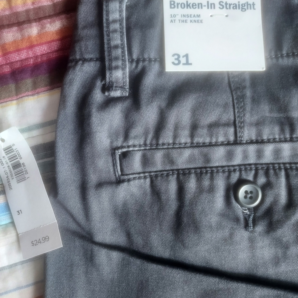 NWT Dockers 32x32, Old Navy Shorts 31W - Picture 4 of 6